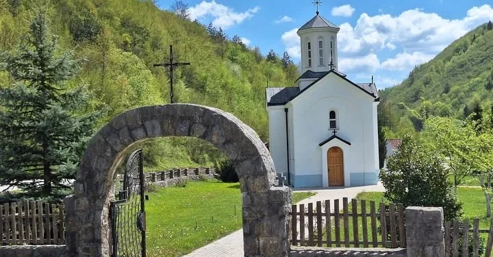 crkva-u-ljubisu
